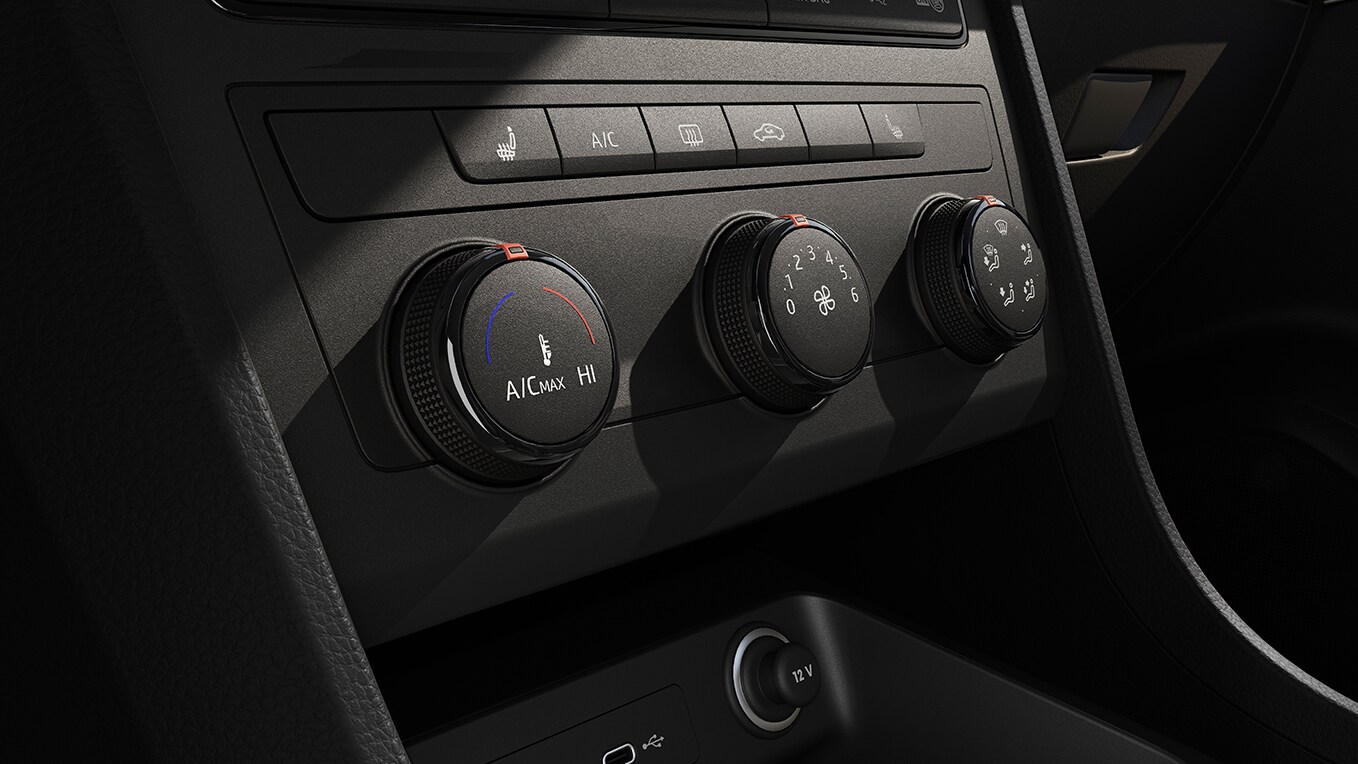 view of the climatronic system setting to find the perfect temperature within the car.