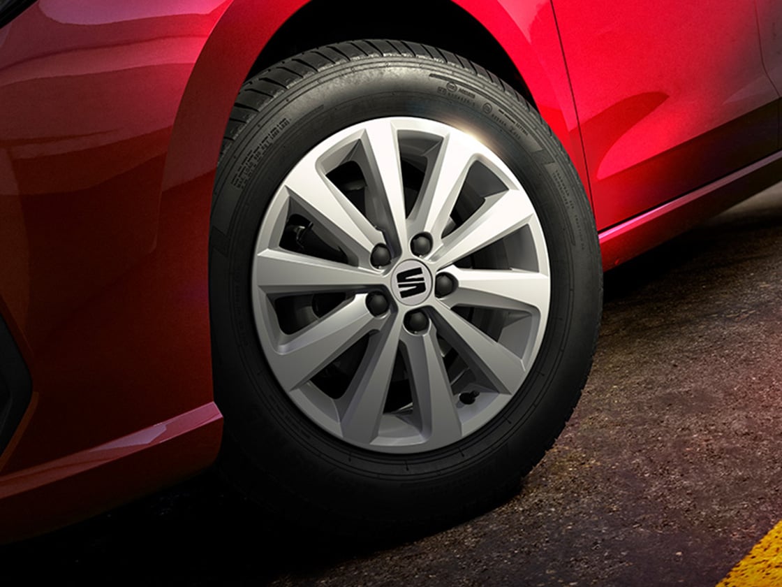 seat ibiza’s 15-inch alloy wheels close-up. 